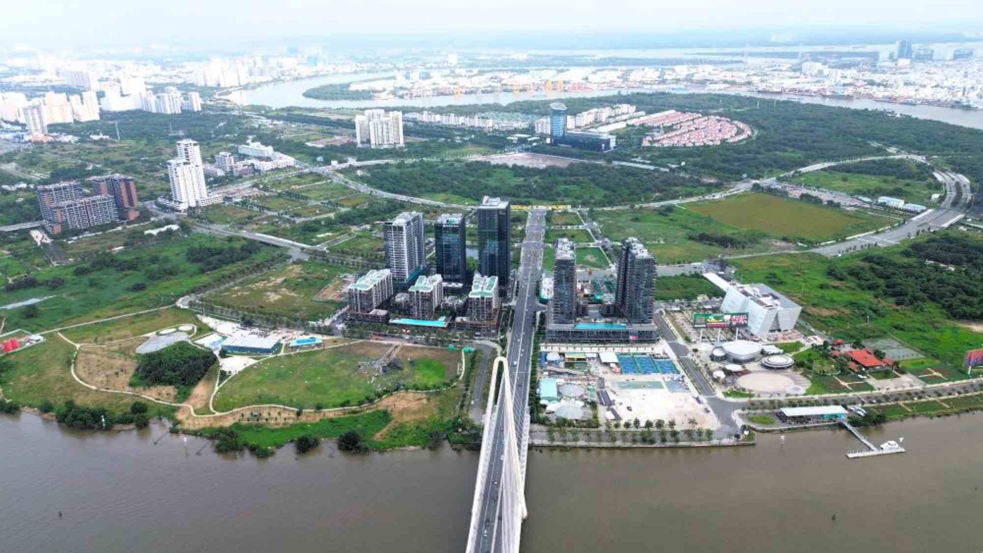 Ho Chi Minh City's budget revenue from land and real estate increased sharply in 2025. Photo: Anh Tu