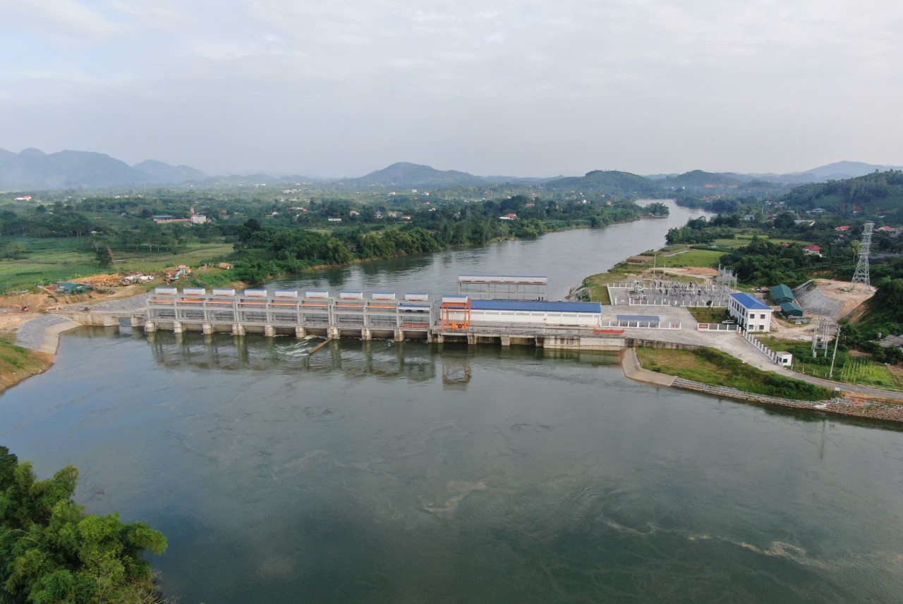 Thuy dien Thac Ba 2 thoi diem sau hoan luu con bao so 10. Anh: Van Duc