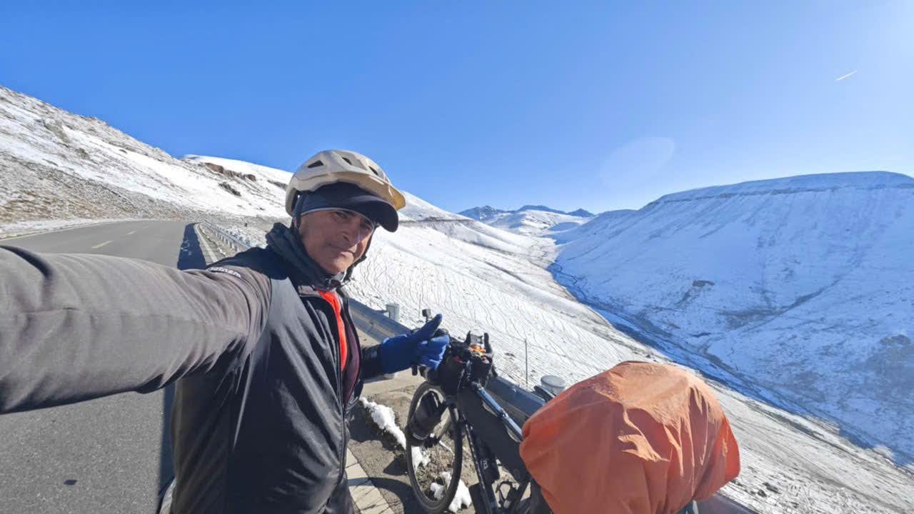 Cycling alone on the road. Photo: Character provided