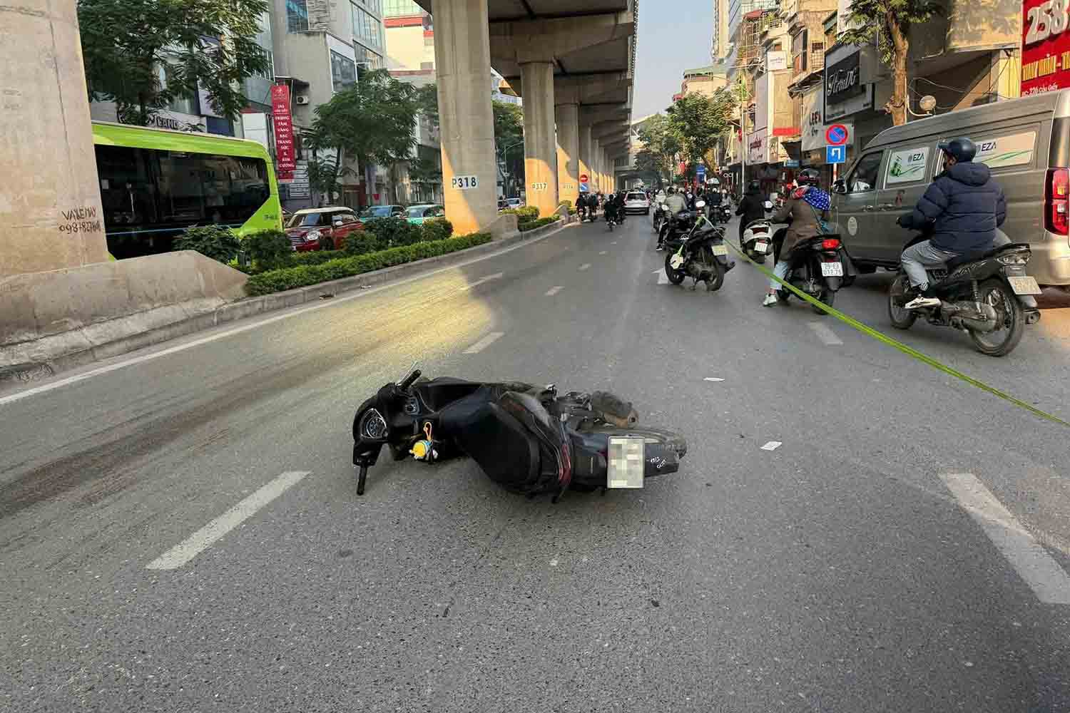 Scene of the accident on Cau Giay street. Photo: People provided