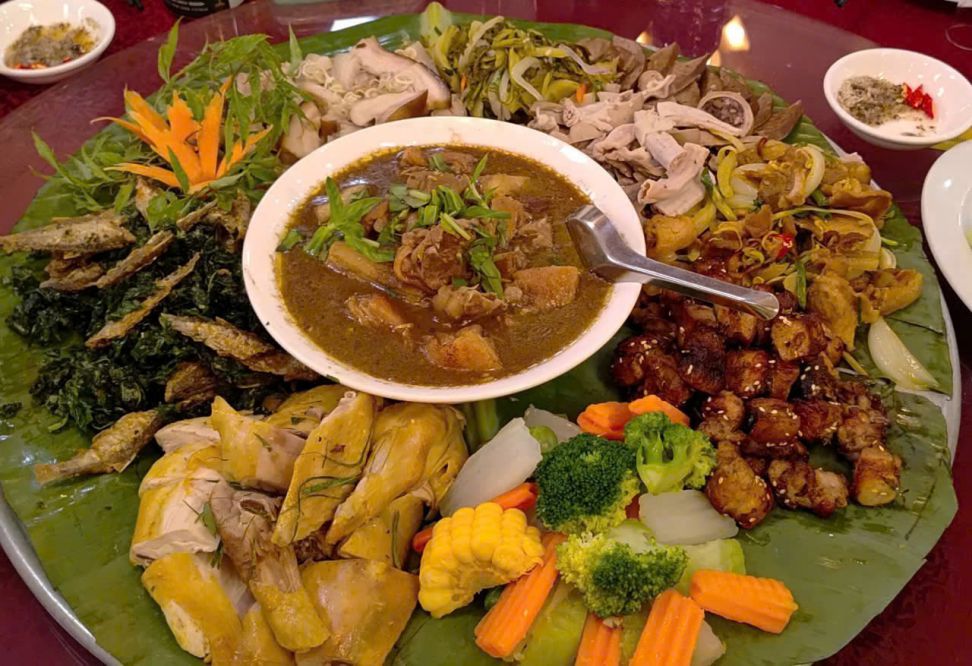 Mam co la doc dao cua dan toc Muong. Anh: Nguyet Nhi