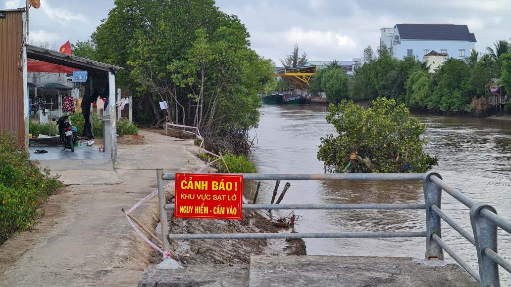 Ca Mau will invest heavily to overcome coastal and riverbank erosion. Photo: Nhat Ho.