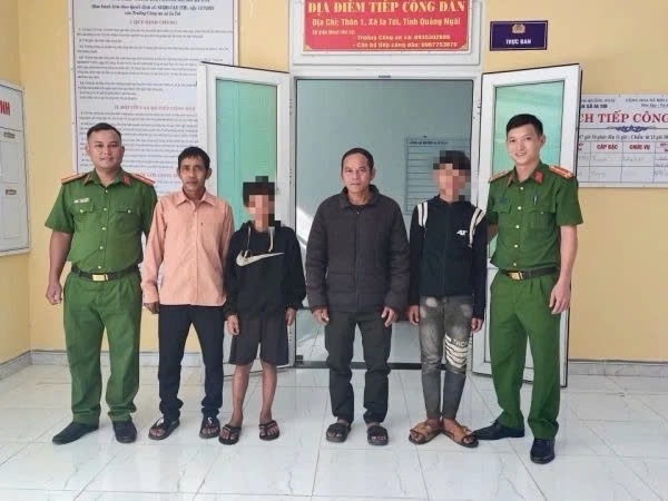 Fishing at night, two 12-year-old boys drifted 40 km, causing rescue forces to stretch out to search. Photo: Quang Ngai Police