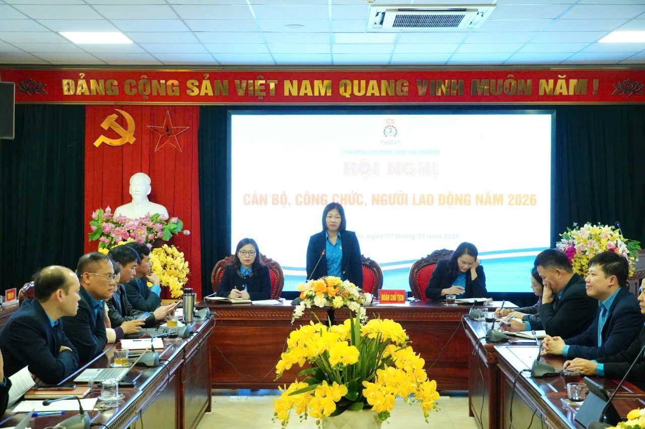 Thai Nguyen Provincial Labor Federation has just organized a conference for officials, civil servants, and employees. Photo: Thai Nguyen Trade Union