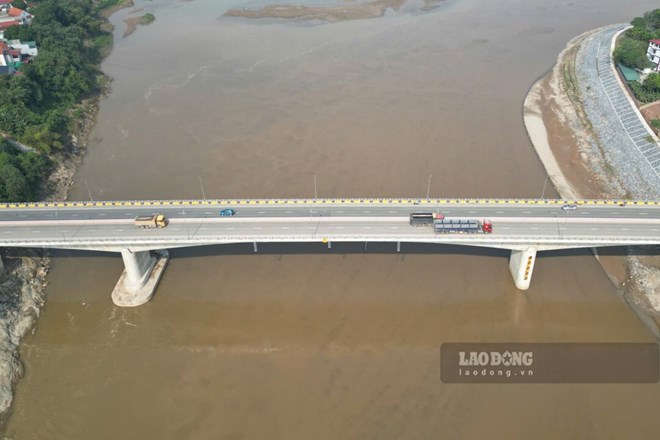 Cầu Phong Châu mới sau 100 ngày khánh thành