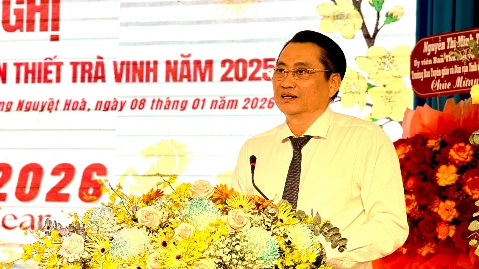 Pho Chu tich UBND tinh Vinh Long Nguyen Quynh Thien phat bieu chi dao tai Hoi nghi tong ket hoat dong kinh doanh nam 2025 cua Cong ty TNHH MTV Xo so kien thiet Tra Vinh. Anh: Hoang Loc