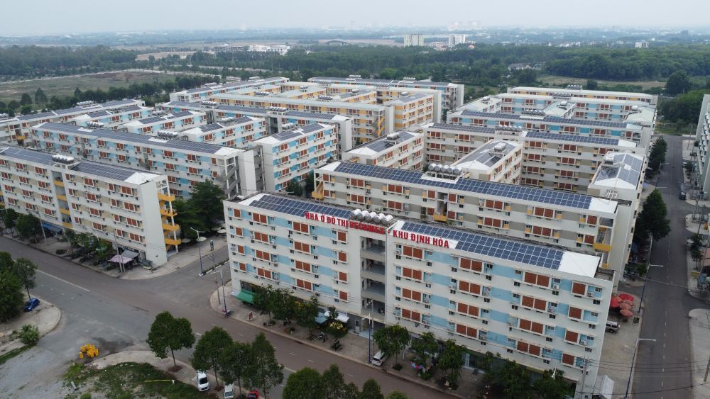 To date, there are 698 social housing projects being implemented nationwide with a scale of more than 657,000 units. Photo: Dinh Trong