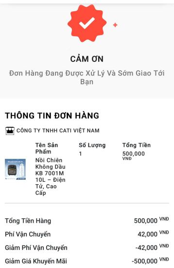 Union members successfully buy goods at the Online Trade Union Tet Market. Photo: Phuong Anh