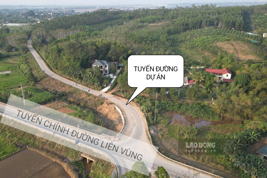 Provincial road 315 section intersecting with the main inter-regional road in Van Xuan commune. Photo: To Cong.