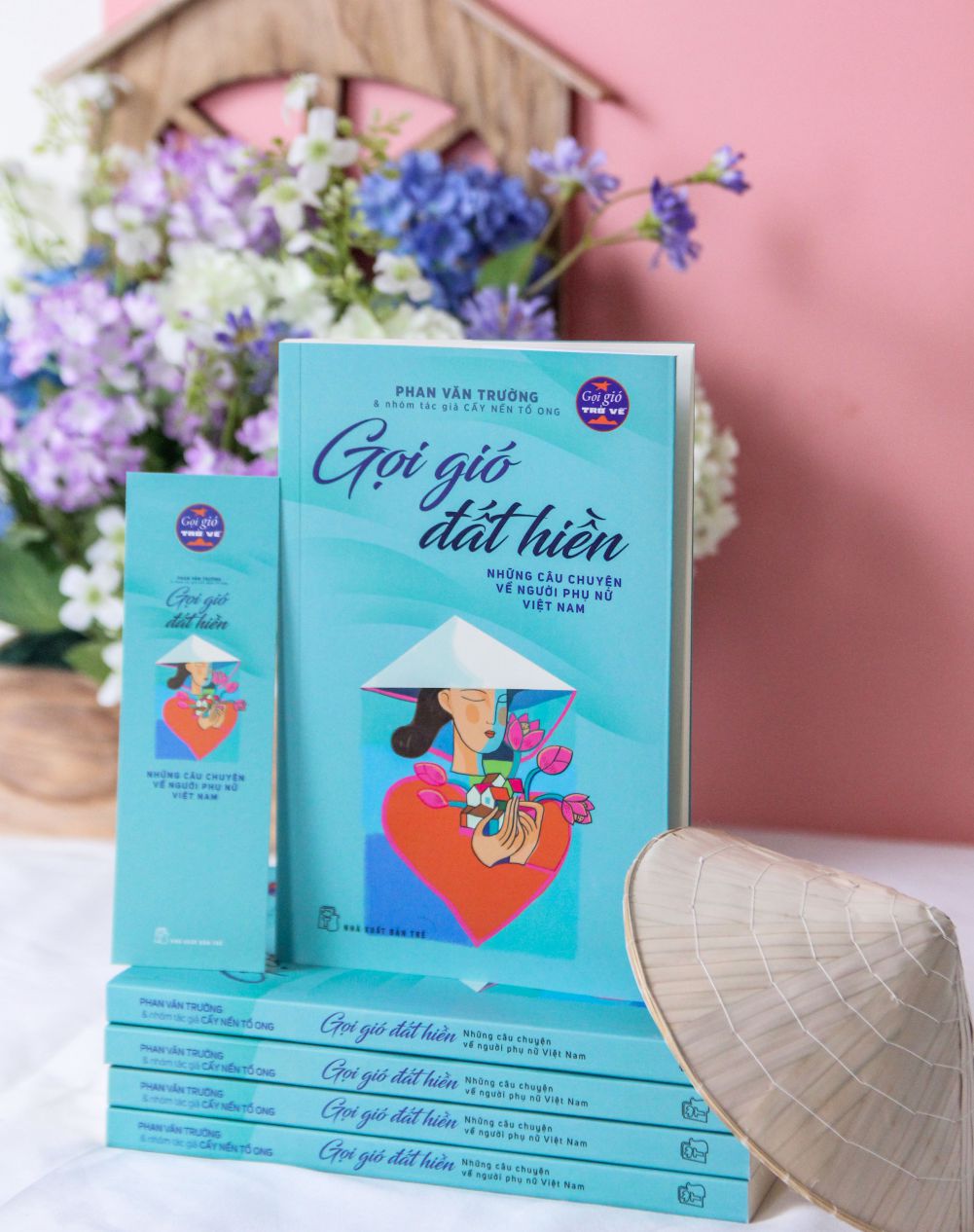 Book "Calling the wind of the gentle land". Photo: Tre Publishing House