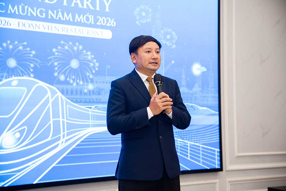 Ong Vo Dan Mach phat bieu cong bo he thong giai bong da 6 nguoi toan quoc. Anh: Tan Tho