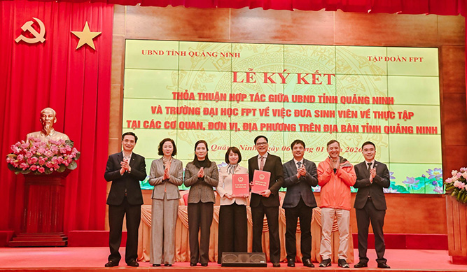 UBND tinh Quang Ninh va Truong DH FPT ky ket thoa thuan hop tac ve viec dua sinh vien ve thuc tap tai cac co quan, don vi, dia phuong tren dia ban tinh. Anh: Truong DH FPT