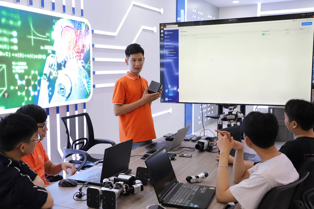 Sinh vien Truong DH FPT duoc dao tao cac ky nang cong nghe, chuyen doi so. Anh: Truong DDH FPT