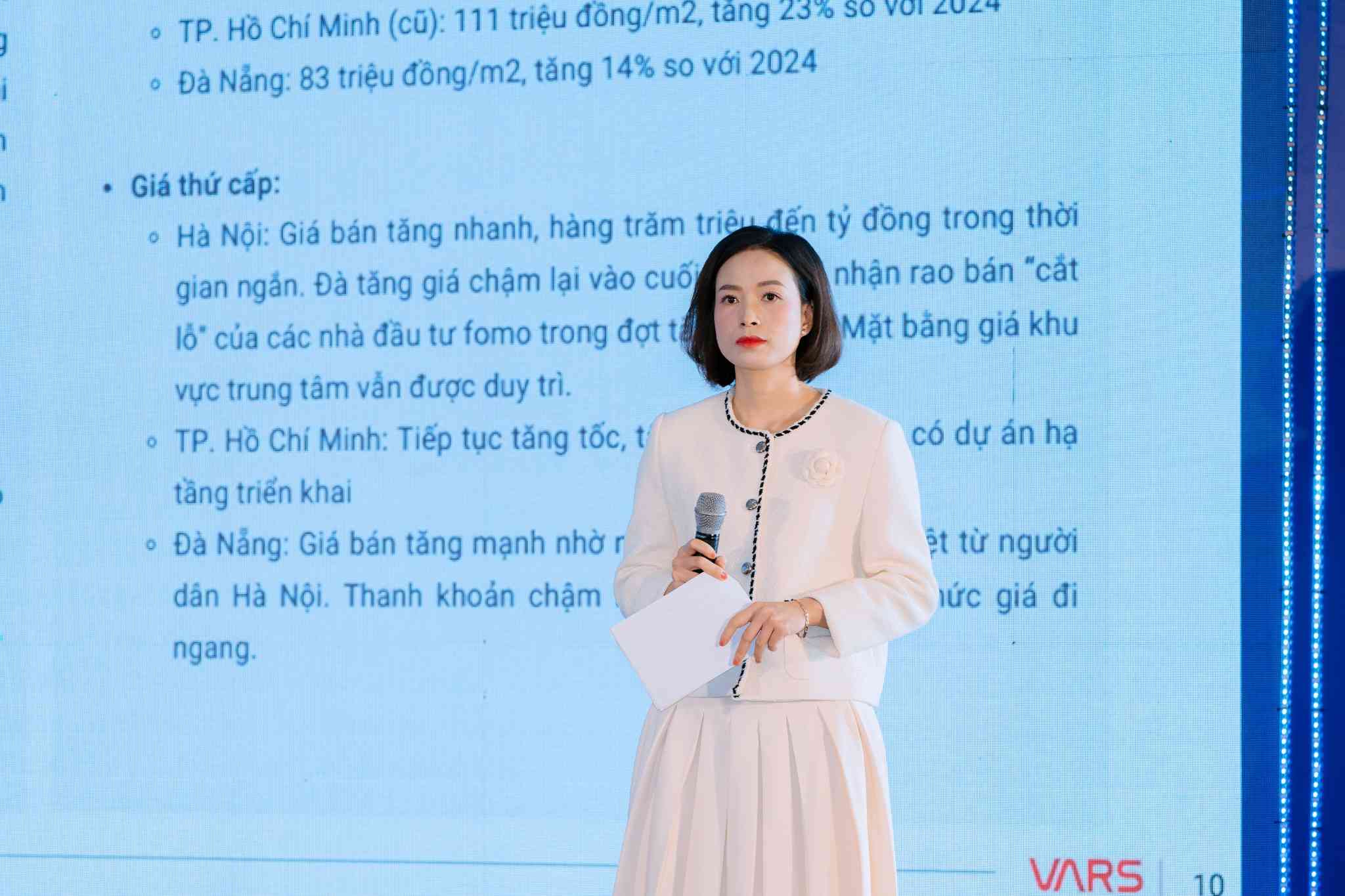 Ba Pham Thi Mien – Pho Vien truong Vien nghien cuu danh gia thi truong BDS Viet Nam (VARS IRE). Anh: Ban To chuc