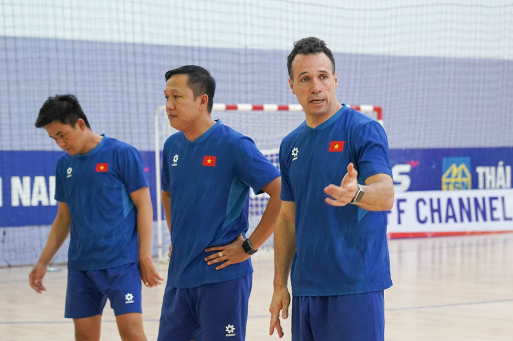 Coach Diego Giustozzi of the Vietnam national futsal team. Photo: VFF