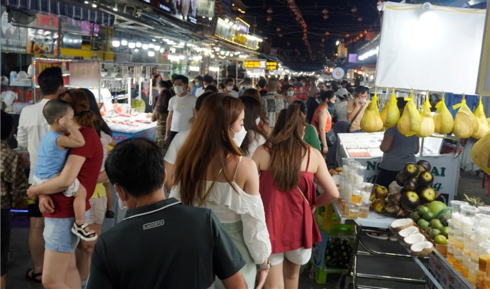 バックダンナイトマーケット(フーコックナイトマーケット)は、多くの観光客にとっておなじみの目的地です。写真:グエン・アイン