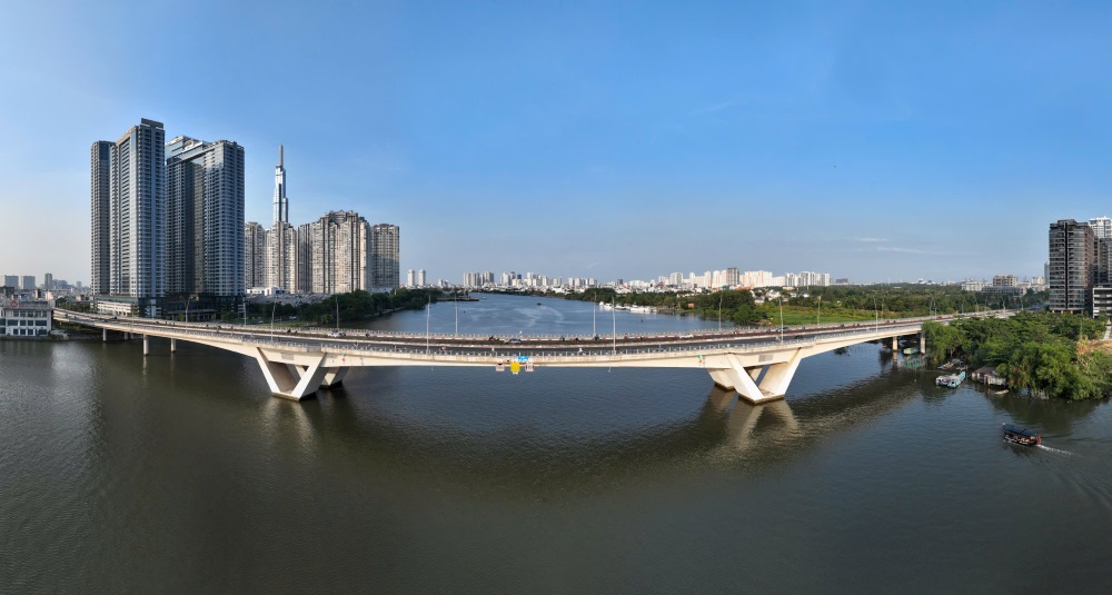 Cau Thu Thiem 1 co chieu dai 1.250 m, phan cau chinh bao gom 5 nhip va 6 lan xe. Anh: Anh Tu