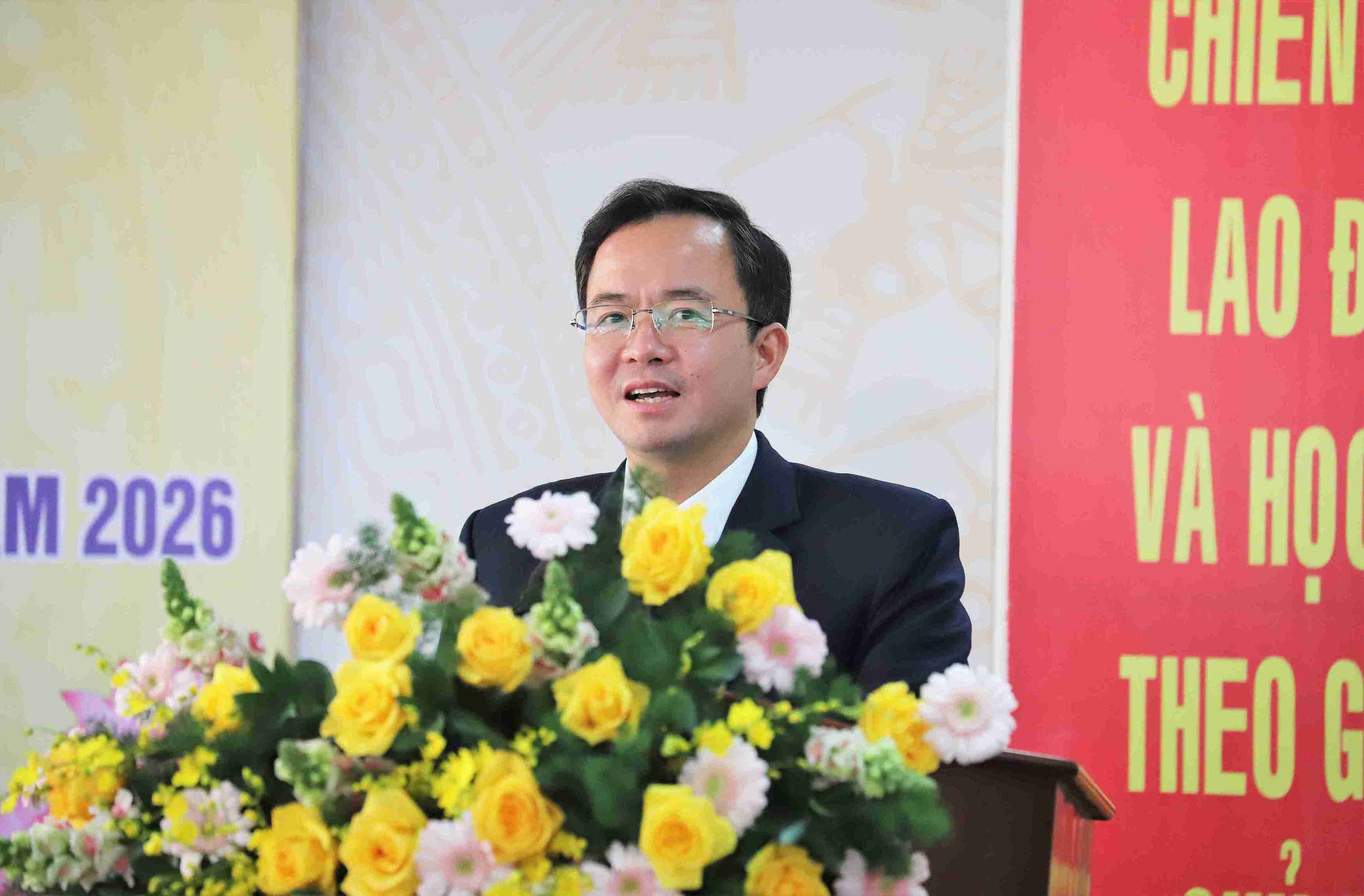 Ong Nguyen Van Loc, Giam doc So Van hoa, The thao va Du lich tinh Lam Dong phat bieu tai hoi nghi. Anh: Phuc Khanh