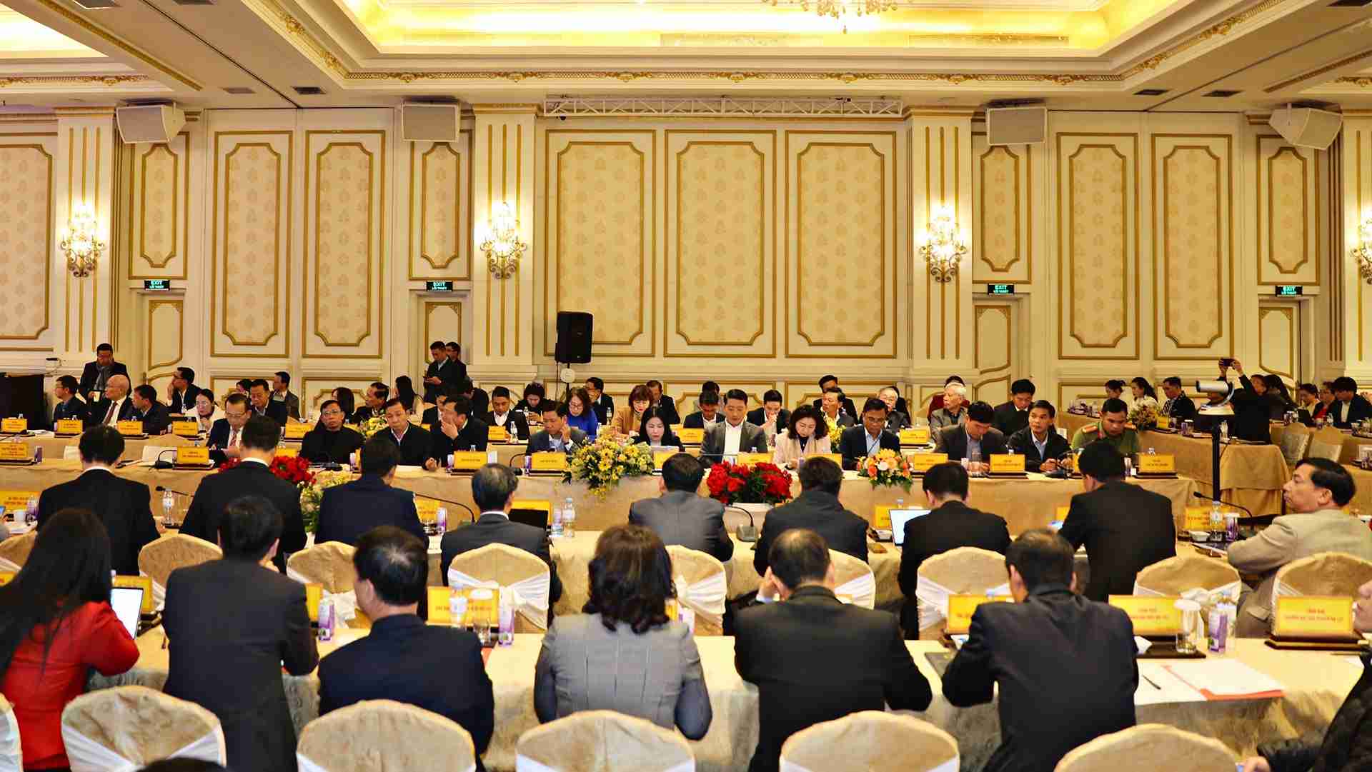 Hon 100 chuyen gia, nha dau tu, doanh nghiep tham du Hoi thao. Anh: Phuc Khanh 