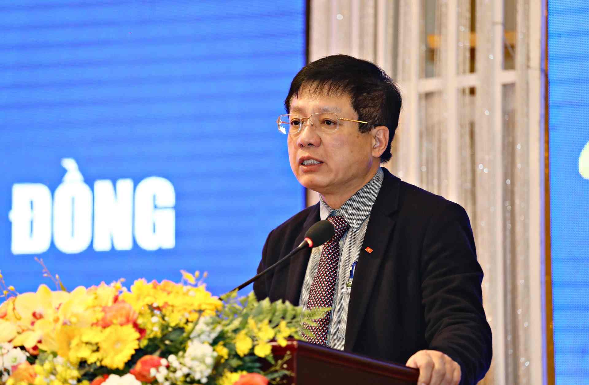 Chu tich Lien doan VCCI Ho Sy Hung phat bieu dinh huong noi dung Hoi thao. Anh: Phuc Khanh 