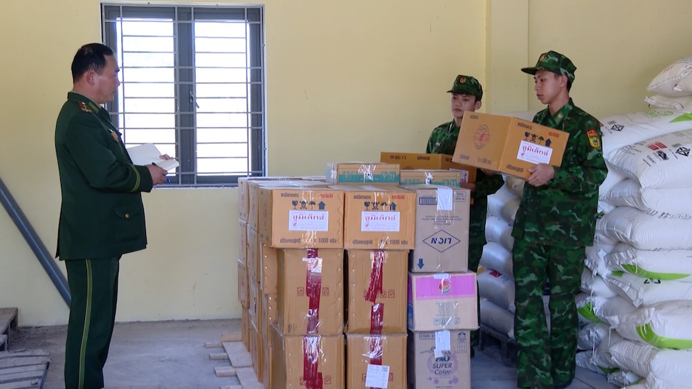 Tightening control and combating smuggling on the Quang Tri border line near Tet. Photo: Hung Tho