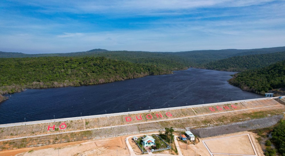 Duong Dong Lake supplies raw water to An Giang Water Supply and Drainage Co., Ltd. - Phu Quoc Branch. Photo: Tay Ho