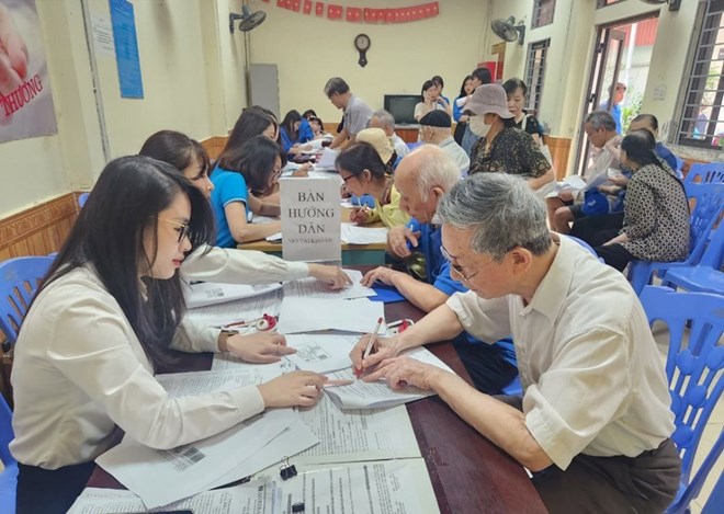 A series of workers can retire early but still receive pensions. Photo: Minh Vu