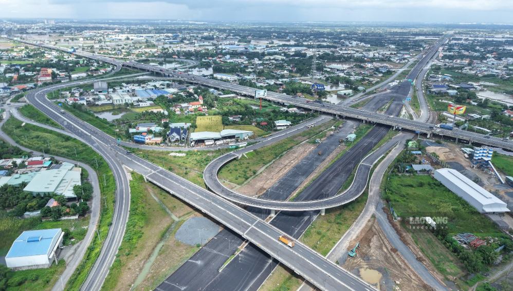 Nút giao Mỹ Yên, tỉnh Tây Ninh trên tuyến cao tốc Bến Lức - Long Thành ngày 1.10. Ảnh: Anh Tú