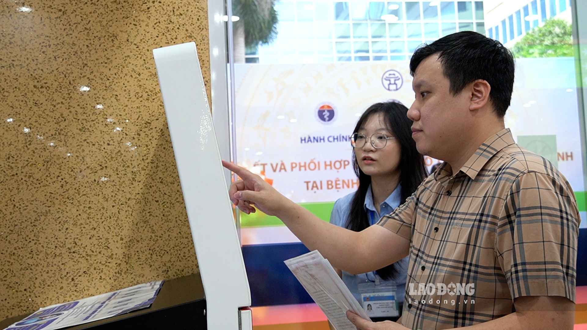 Morning news 11.10: Piloting birth registration right at Hanoi ...