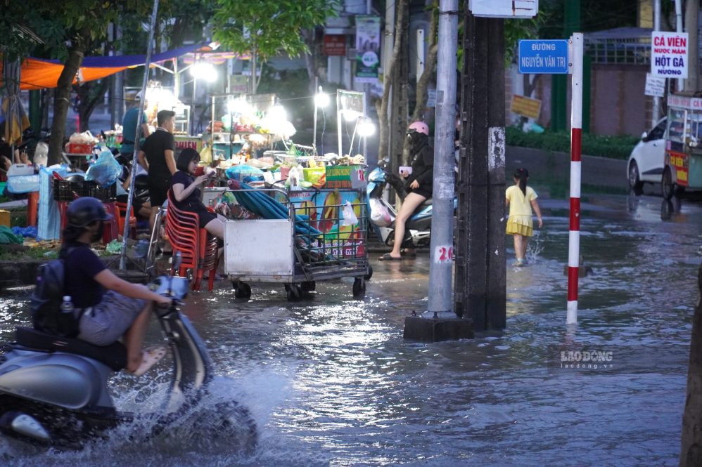 Crue historique du fleuve Đồng Nai à Biên Hòa avec un pic de 2,2 mètres