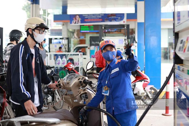 Cập nhật giá xăng dầu ngày 11.10: Đảo chiều