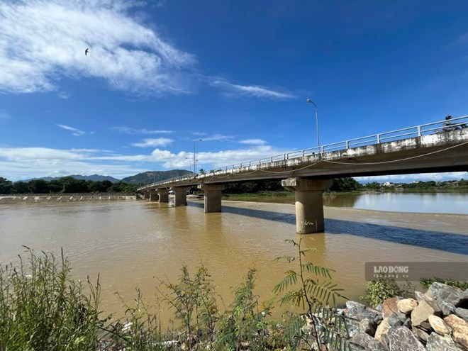 Phấn đấu tháo dỡ xong đập ngăn mặn trên sông Cái Nha Trang trước ngày 15.10