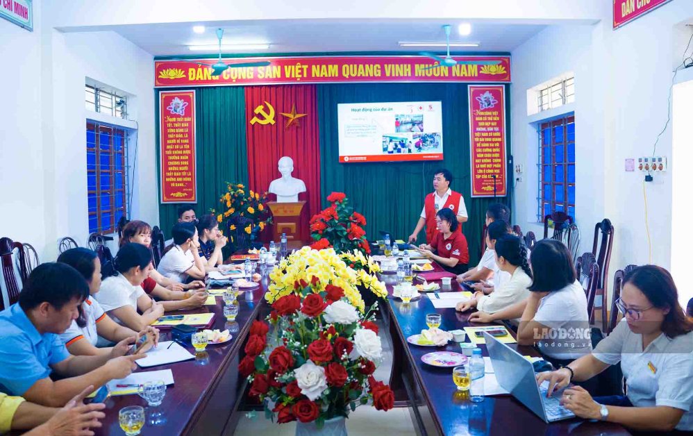 Spreading disaster response skills to teachers in Nghe An
