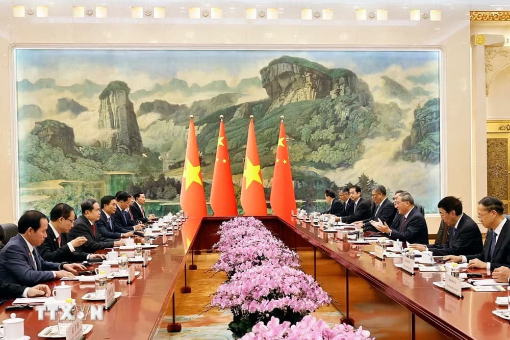 Chủ tịch Quốc hội Trần Thanh Mẫn hội kiến Thủ tướng Trung Quốc Lý Cường. Ảnh: Doãn Tấn/TTXVN