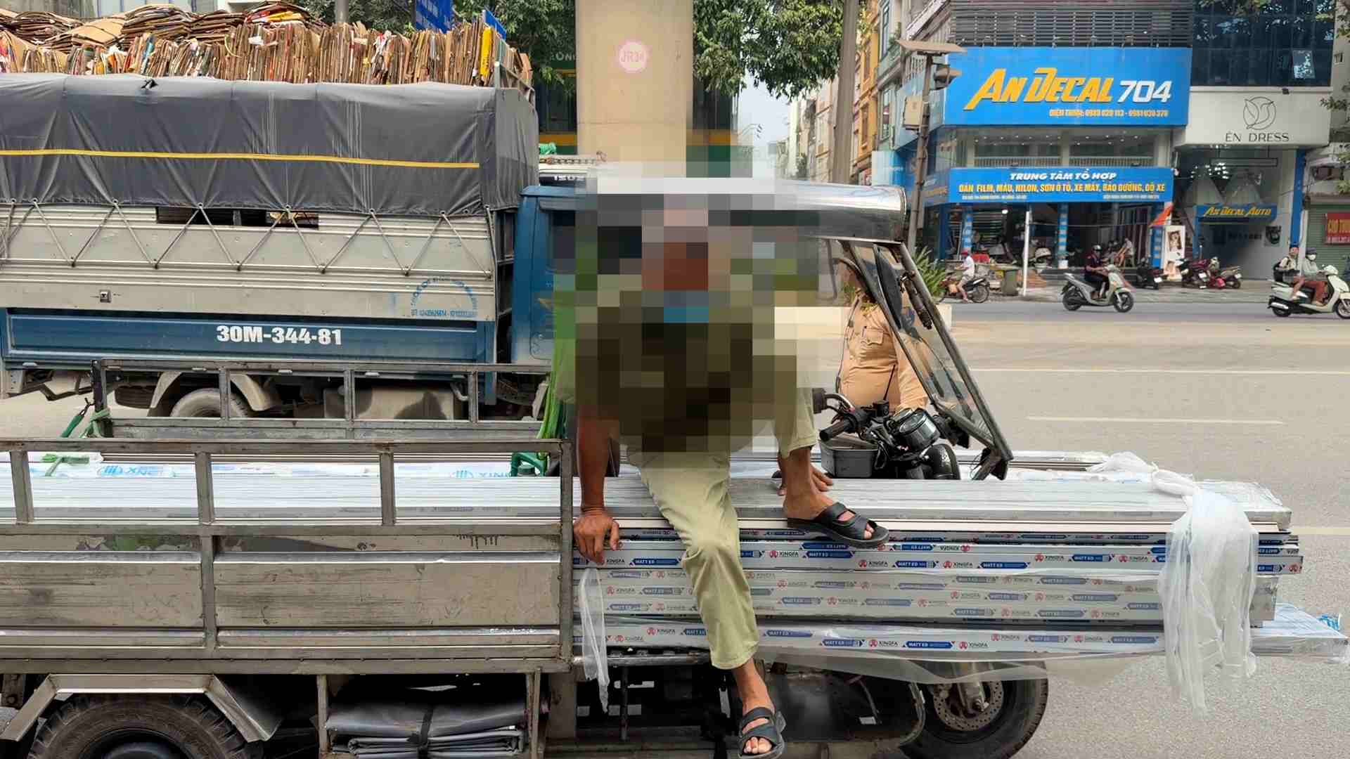 Technology motorbike taxi driver carrying passengers crashes into the ...