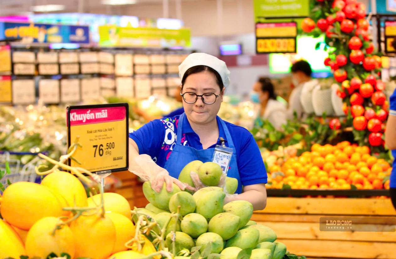 Ho Chi Minh City retailers accelerate preparations for the year-end ...