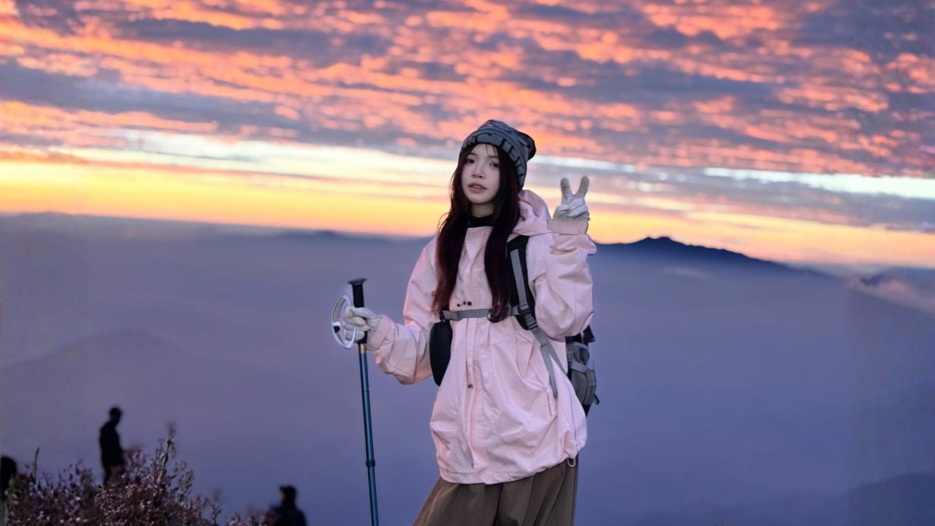 Nữ phượt thủ 20 tuổi vượt gần 300km, lần đầu trekking chinh phục Tà Chì Nhù