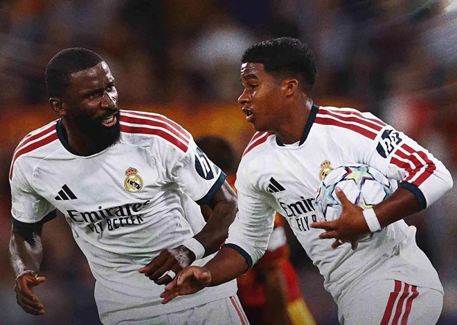 Real Madrid ngược dòng không tưởng, đánh bại Roma 4-3