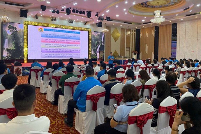 Đã có gần 200 cán bộ công đoàn tham gia tập huấn. Ảnh: LĐLĐ tỉnh Phú Thọ