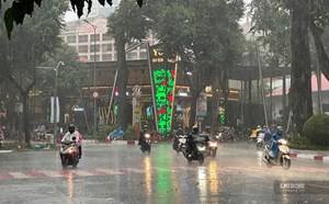 Ho Chi Minh City may have prolonged thunderstorms, flood warning in the next 10 days