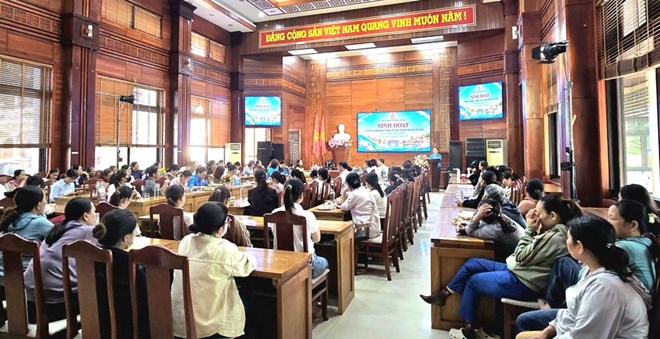 Công đoàn phường Hội An tổ chức sinh hoạt kỷ niệm kết hợp tọa đàm với chủ đề “Nữ cán bộ công đoàn thời đại mới – Bản lĩnh, trí tuệ, đổi mới và hội nhập”. Ảnh: Công đoàn Đà Nẵng