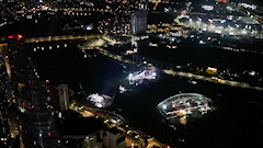 Saigon River pedestrian bridge joins at 3 am, bringing a 1,400-ton arch ...