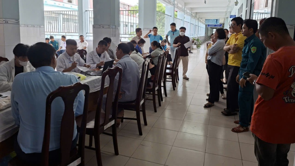 Trade union members of Thuong Tin commune participate in voluntary ...