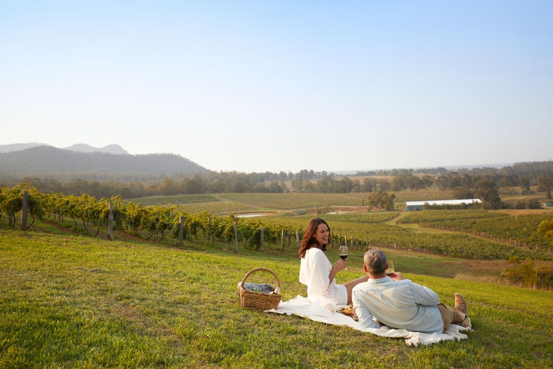 Hunter Valley thu hút du khách với những vườn nho trải dài, trải nghiệm thưởng thức rượu vang và không gian miền quê yên bình. Ảnh: Bang NSW