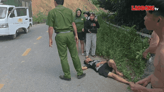 Police in Da Lat help people receive back 15 million VND mistakenly ...