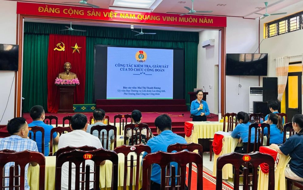 Tuyen Quang Provincial Labor Federation guides the consolidation of ...