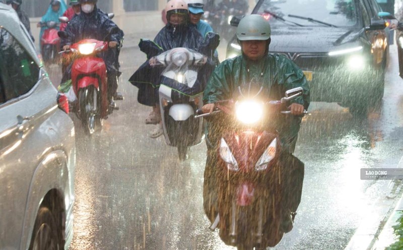 Thunerstorms Hanoi weather warning of thunderstorms in the next 3 hours