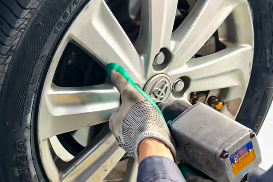 Reasons why car front tires wear out faster
