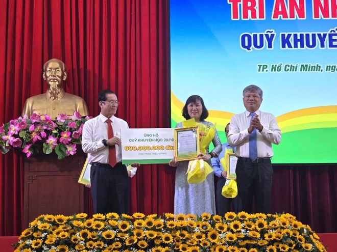 Tuyên dương 853 học sinh, sinh viên con người lao động ngành Cao su