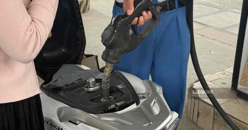 Today Scale Retail gasoline and oil prices today, October 25